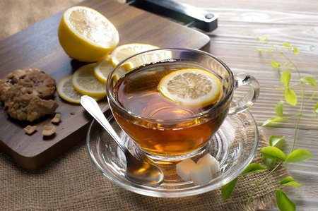 Auch eine in Ruhe getrunkene Tasse Tee am Abend kann zu einem wertvollen Ritual und einer kleinen Auszeit für pflegende Angehörige werden. 