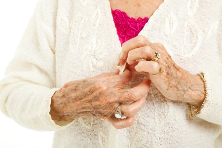 Gerötete und geschwollene Gelenke sind typisch für rheumatische Erkrankungen.